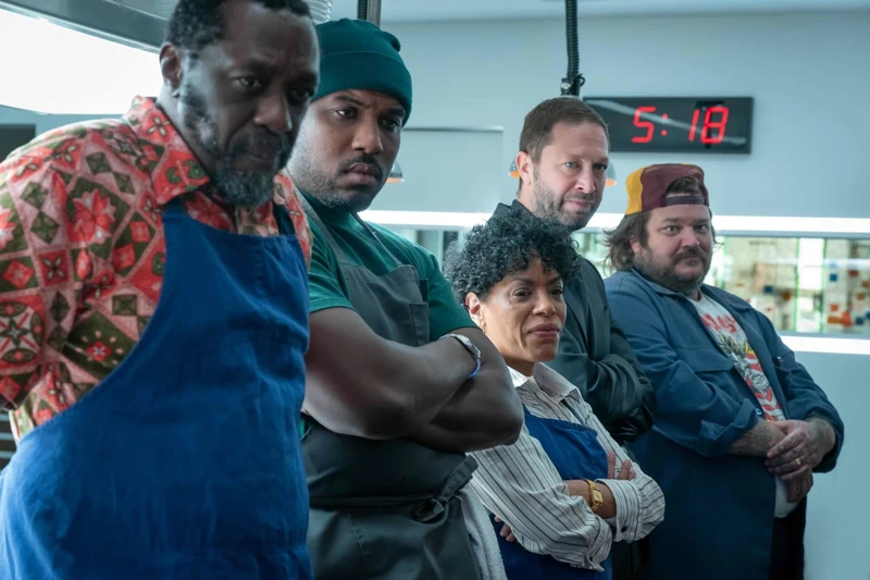 Personagens de The Bear no episodio 8 da segunda temporada