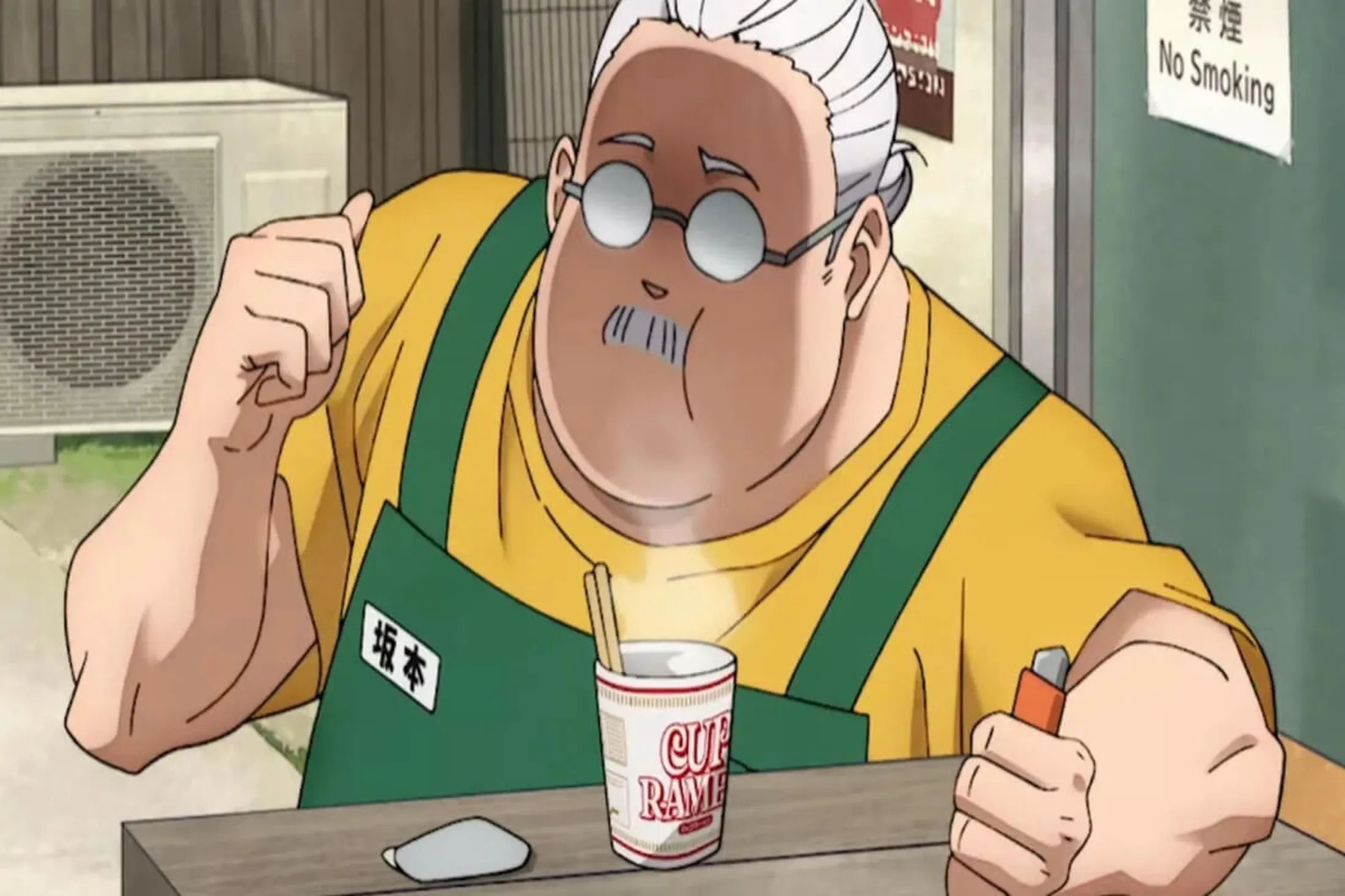 Taro Sakamoto, vestindo oficial da sua loja em Sakamoto Days.
