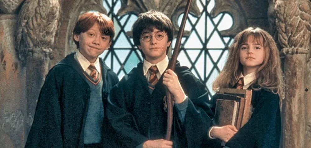 Harry Potter e a Pedra Filosofal retorna aos cinemas.