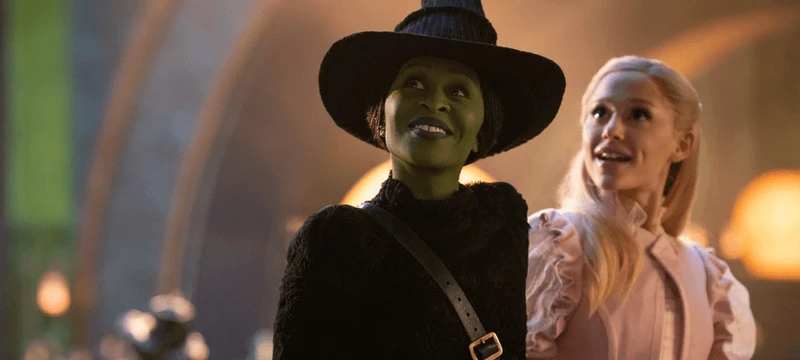 Glinda e Elphaba, vividas por Ariana Grande e Cynthia Erivo. | Imagem: Divulgação