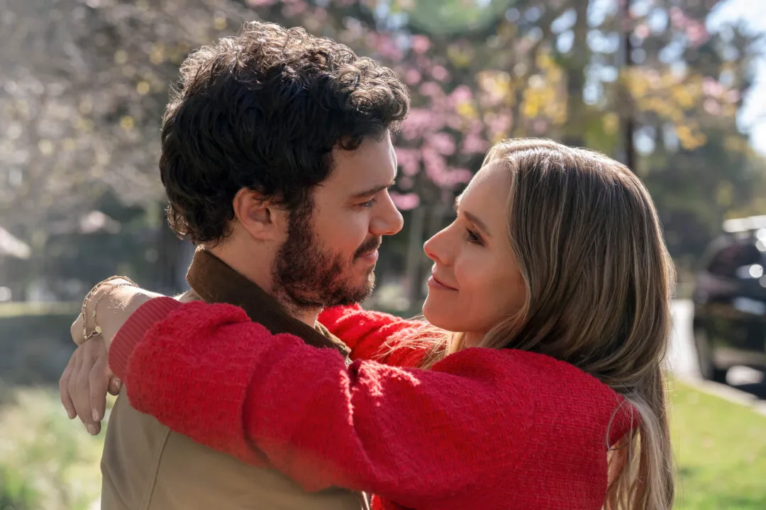 Noah abraçando Joanne, em ninguem quer da netflix
