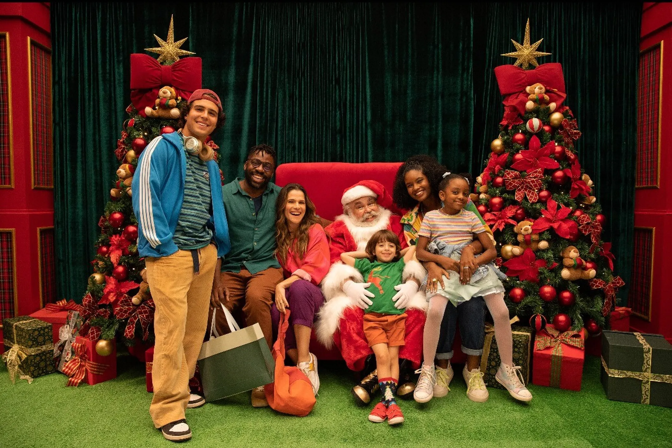 Elenco principal do filme. | Imagem: Reprodução Prime Video