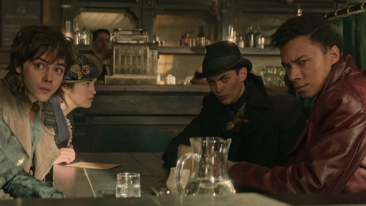 Os Corvos reunidos, na segunda temporada de Sombra e Ossos - Foto: Divulgação/Netflix