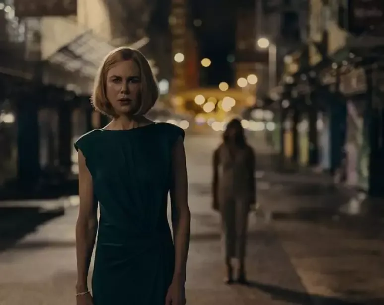 Nicole Kidman interpretando na série "Expatriadas"