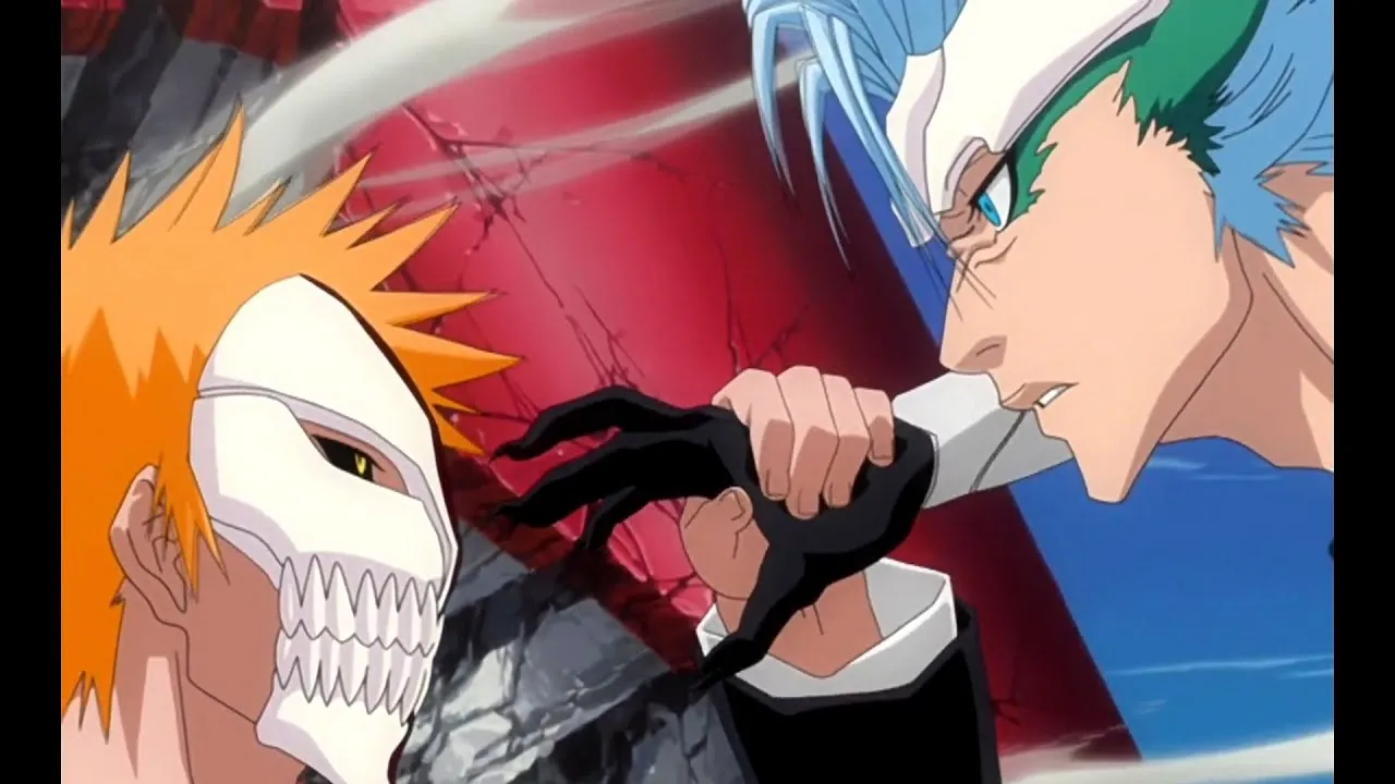 ichigo segurando o golpe de Grimmjow enquanto está com sua máscara hollow