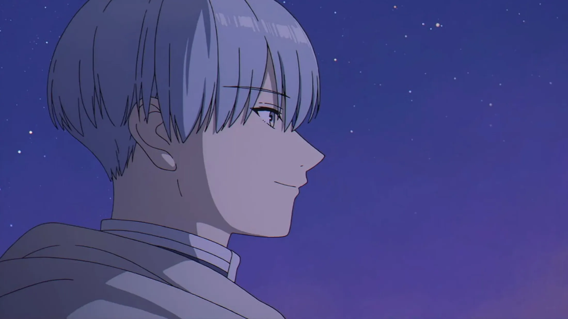 Himmel olhando para a frente e sorrindo com um céu roxo e azul no fundo