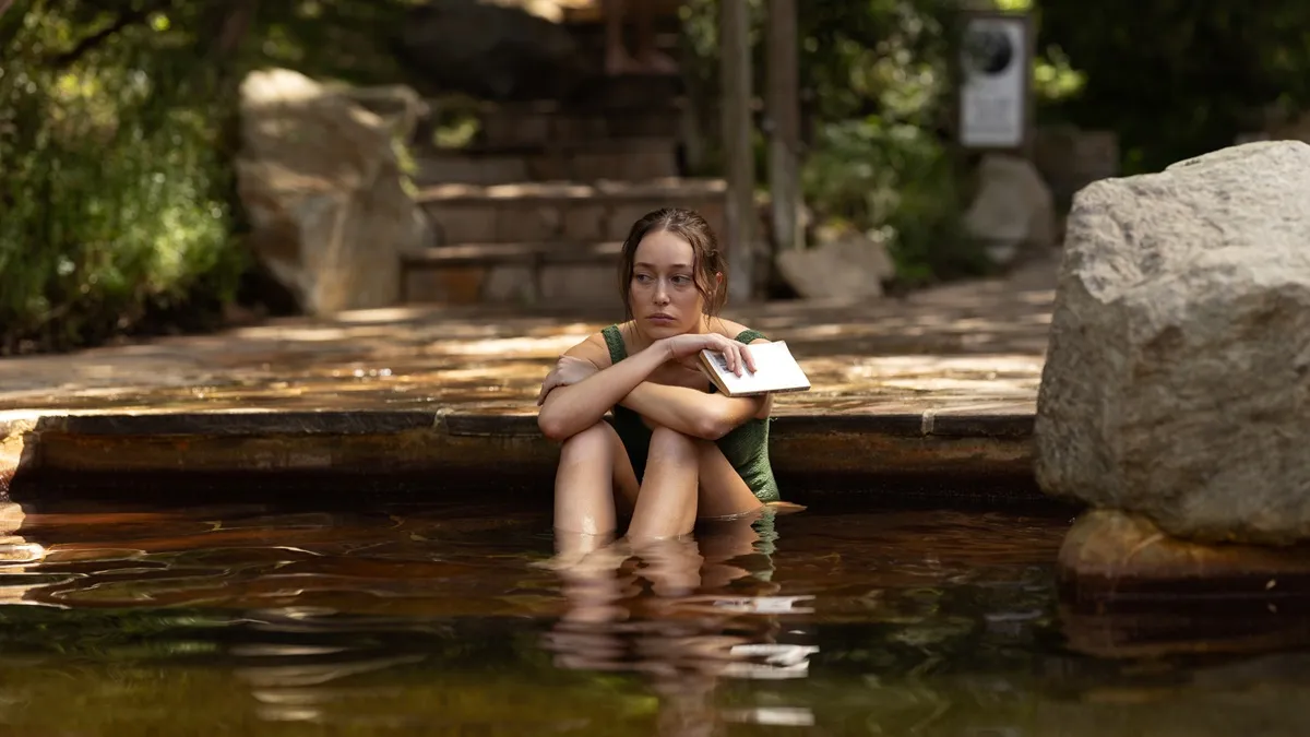
Lycia Debnam-Carey como Milla em Vinagre de Maçã