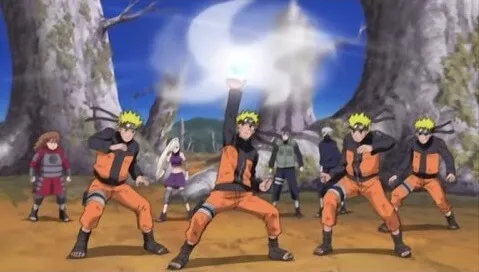 Naruto prepara Rasen-Shuriken com outros personagens da série ao fundo.