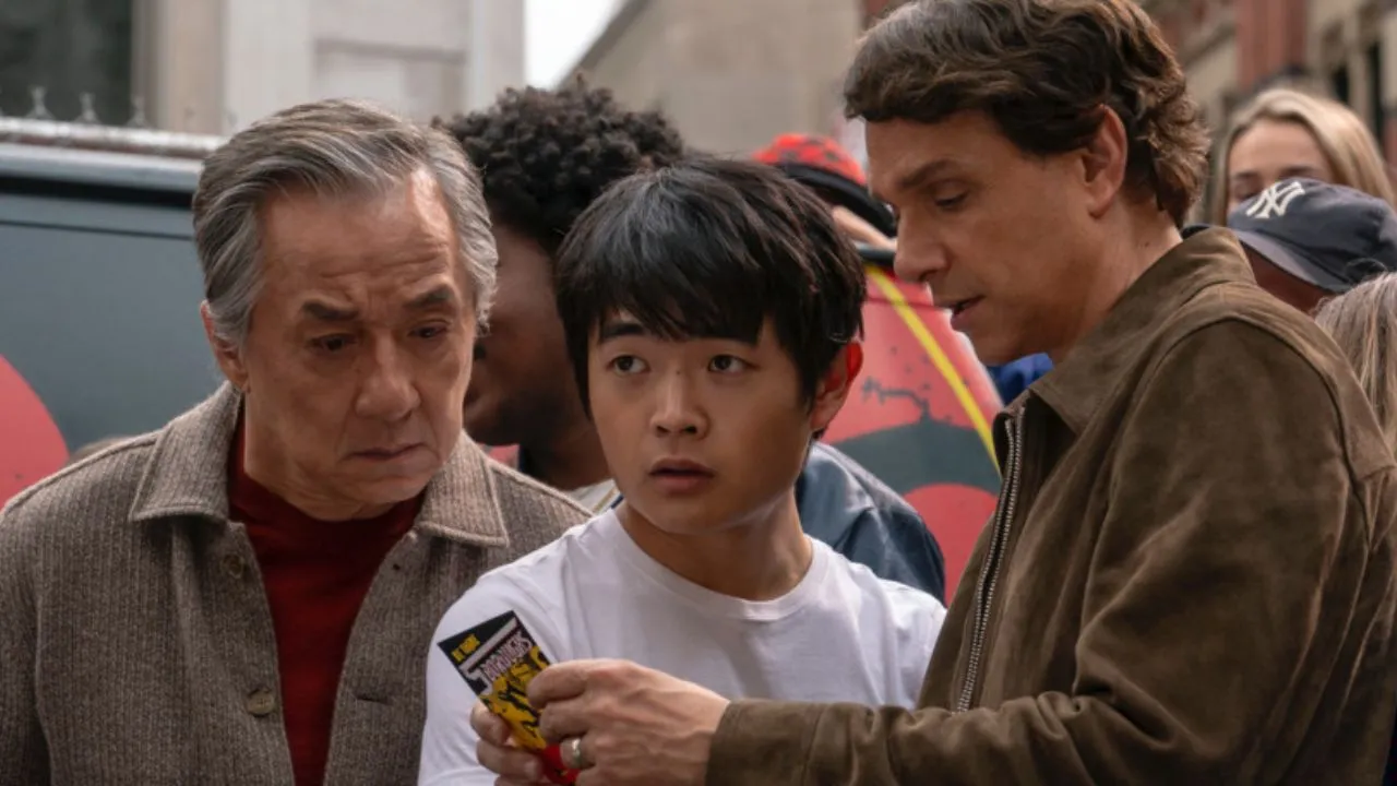 Sr. Han (Jackie Chan), Li Fong (Ben Wang) e Daniel LaRusso (Ralph Macchio)