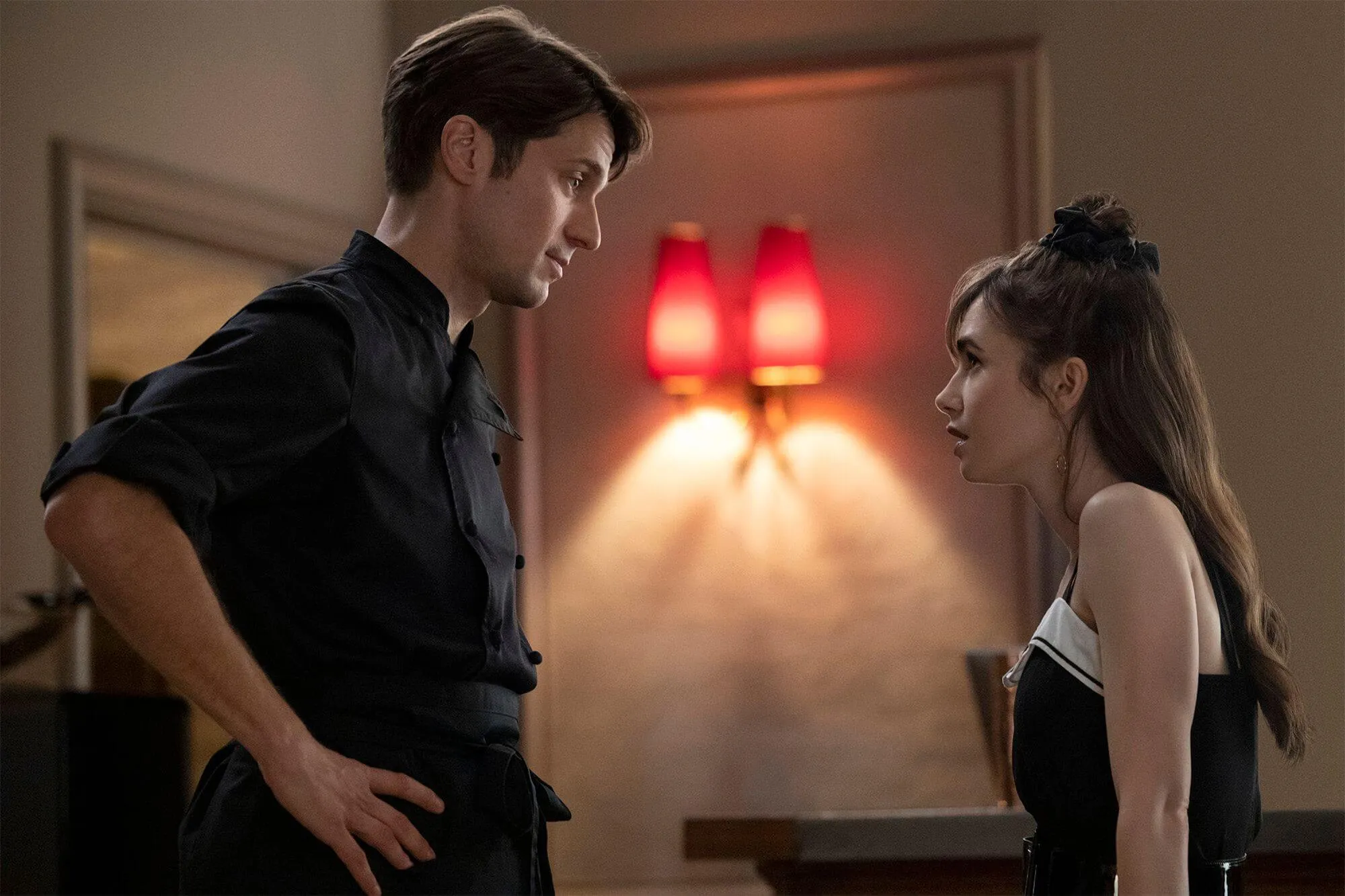 Emily em Paris (Foto: MARIE ETCHEGOYEN / NETFLIX)