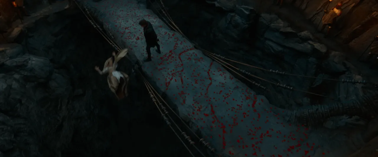 Momento exato onde Elodie é lançada ao abismo pelo principe