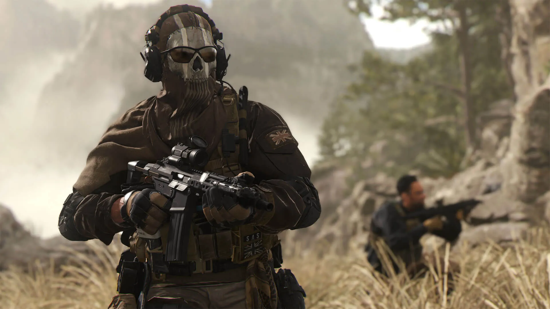 Personagem de Call of Duty: Modern Warfare 2 segurando uma arma disponível no game em um dos cenários.