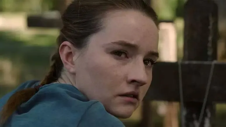 Kaitlyn Dever como Abby no trailer da segunda temporada de The Last of Us