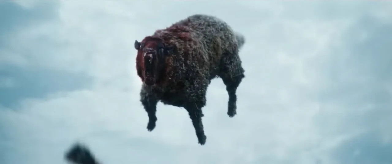 Imagem retirada do trailer de "The Boys" onde mostra uma ovelha voadora