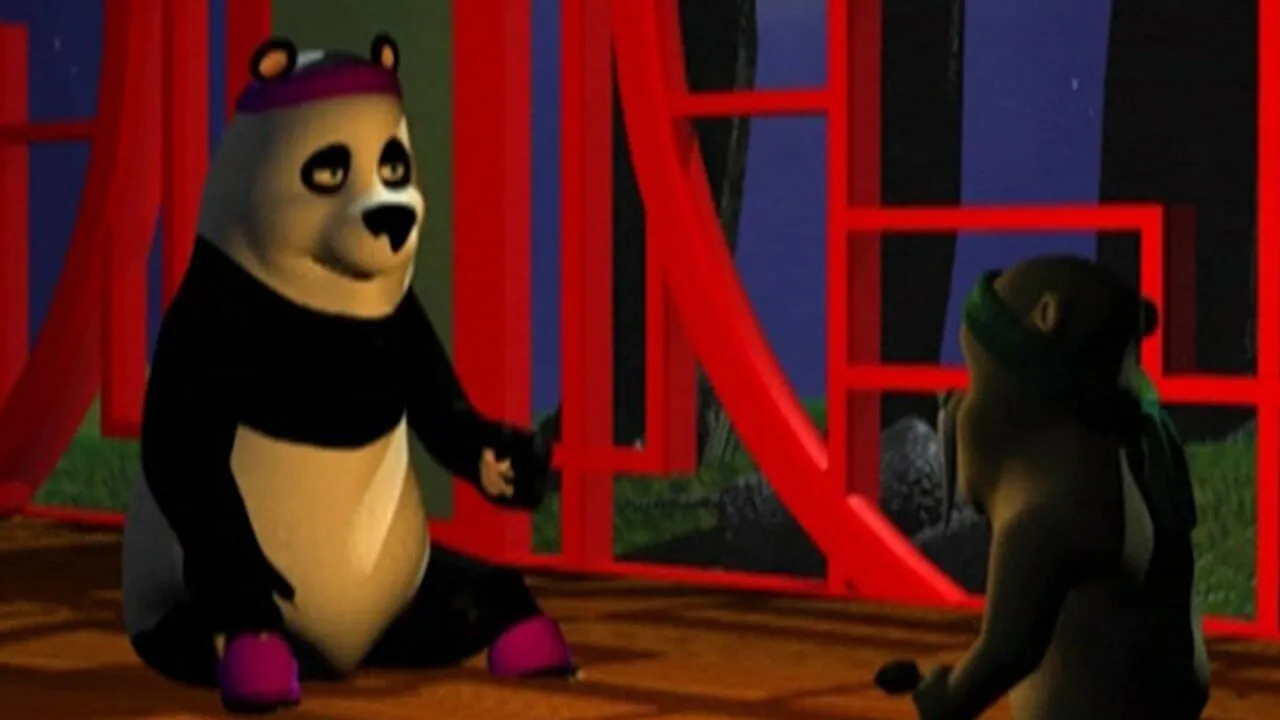 Urso panda com uma bandana roxa sentado de frente para um macaco.