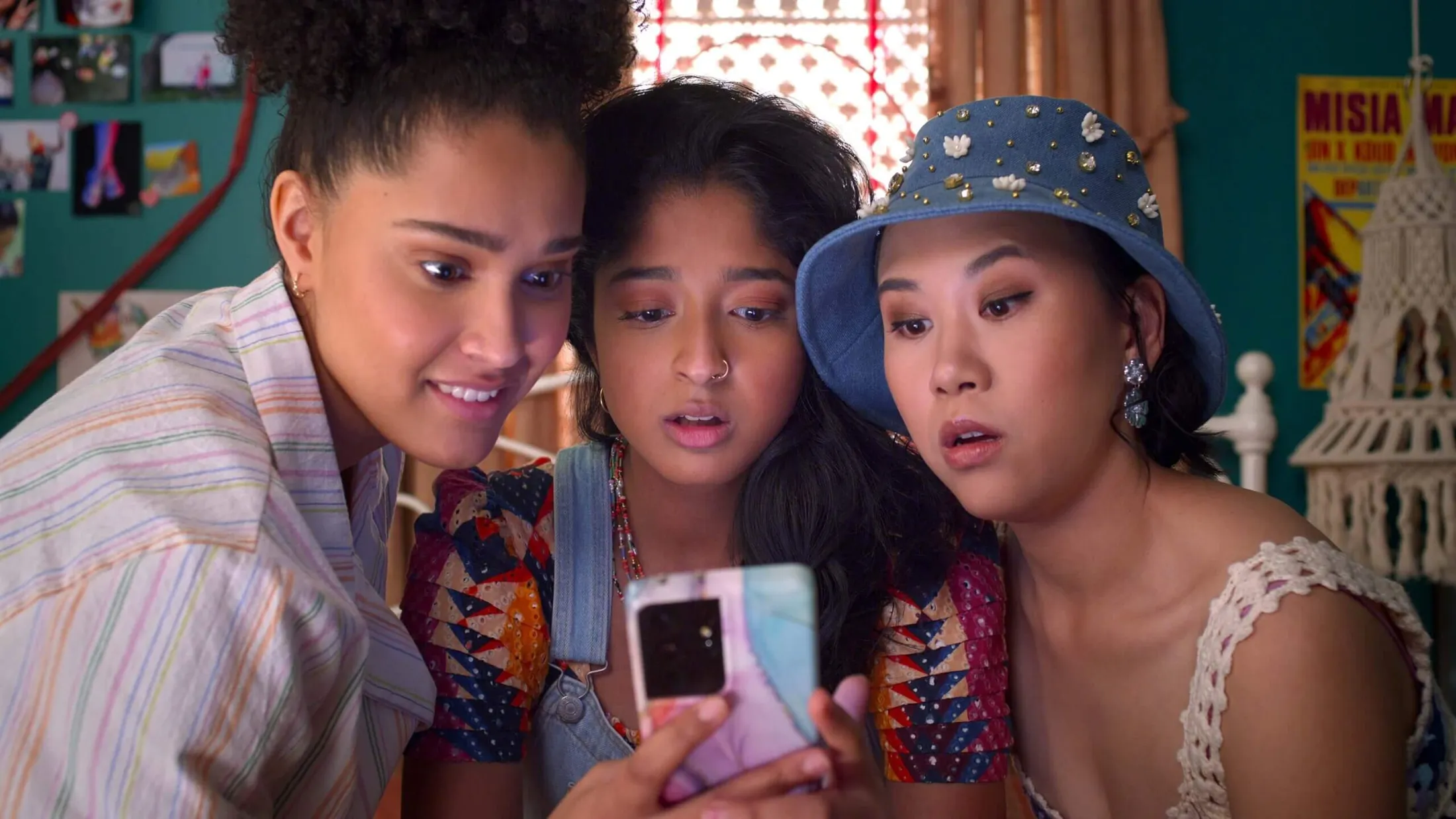 Never Have I Ever. (L to R) Lee Rodriguez as Fabiola Torres, Maitreyi Ramakrishnan as Devi, Ramona Young as Eleanor Wong in episode 401 of Never Have I Ever. Cr. Courtesy Of Netflix © 2023