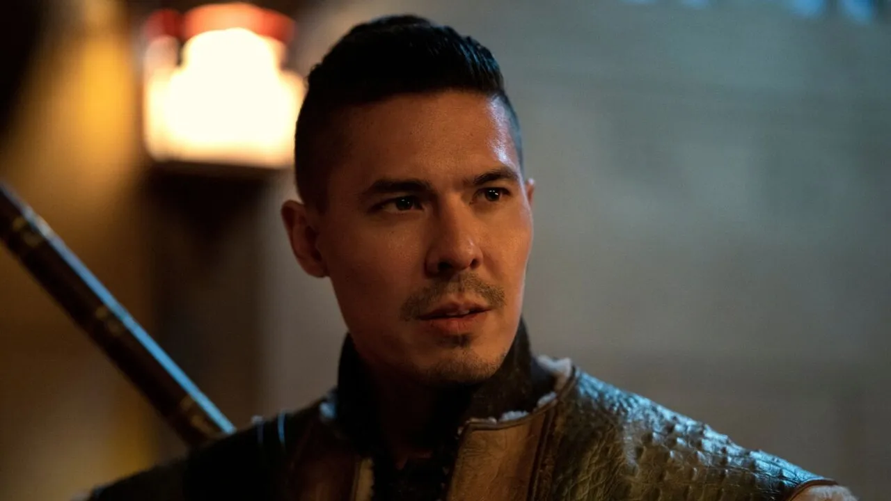 Tolya Yul-Bataar (Lewis Tan), na segunda temporada de Sombra e Ossos - Foto: Divulgação/Netflix