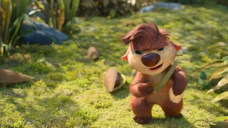 animal marrom e pequeno em uma floresta olhando com raiva