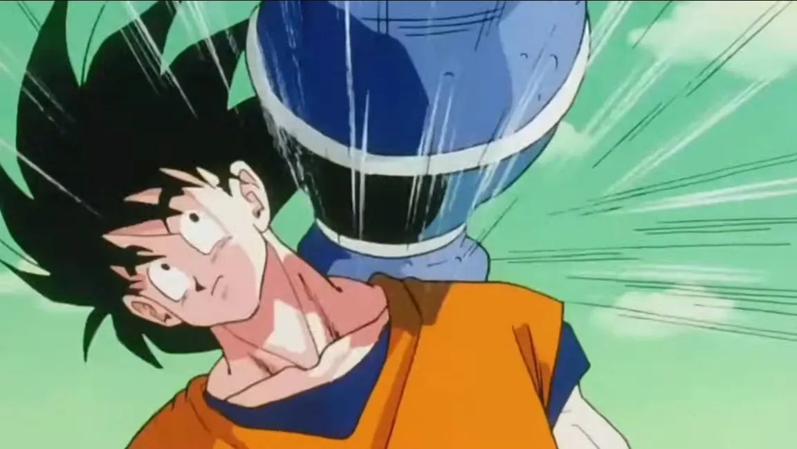 goku-desviando-de-um-golpe-que-seria-no-seu-rosto