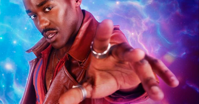 Ncuti Gatwa como o novo Doctor.