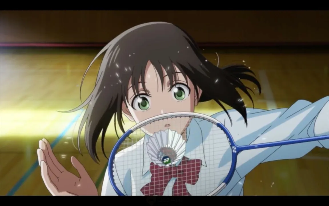 personagem-feminino-de-hanebado-usando-uma-roupa-escolar-e-rebatendo-com-uma-raquete-uma-peteca-de-badminton