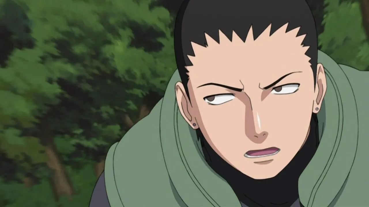 Shikamaru-falando-algo-com-alguem-enquato-se-move-por-uma-floresta-e-olha-para-o-lado