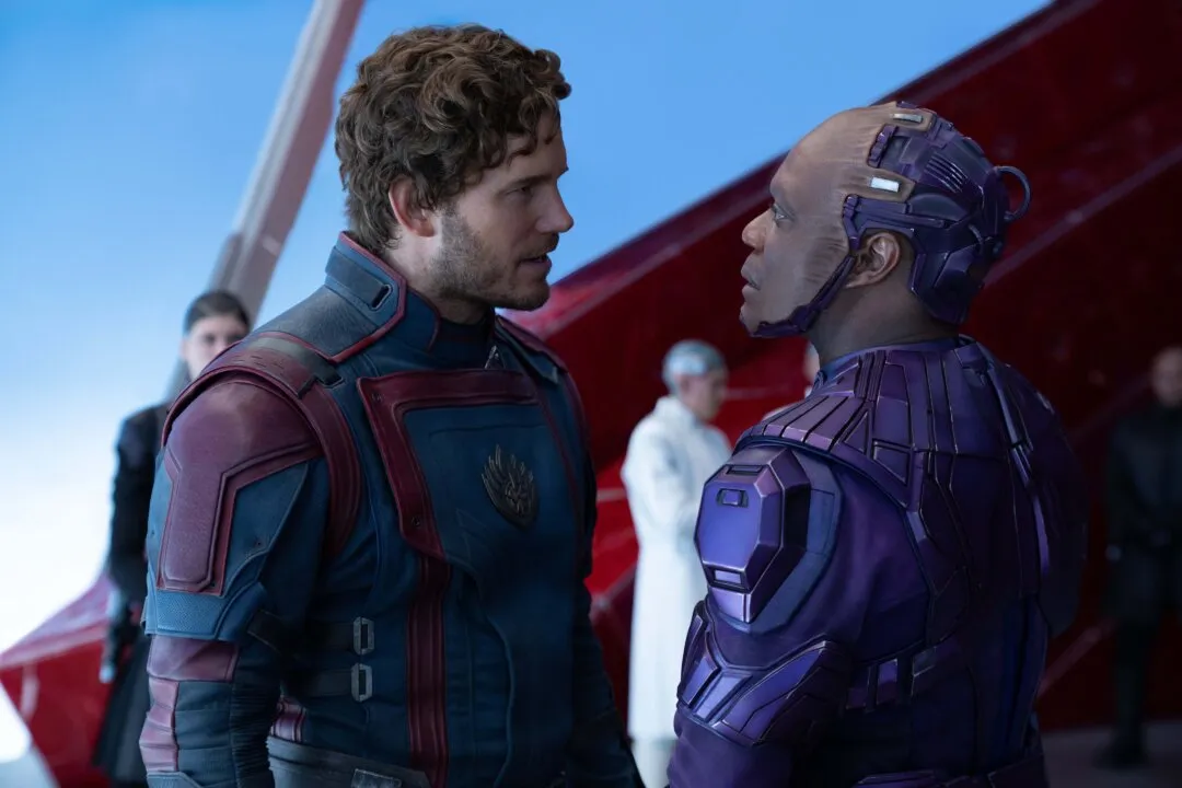 Alto Evolucionário encarando Peter Quill prestes a iniciar uma batalha