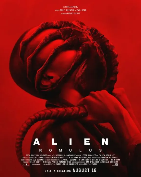 Pôster de Alien: Romulus mostra facehugger grudado no rosto de uma pessoa, igual nos filmes anteriores.