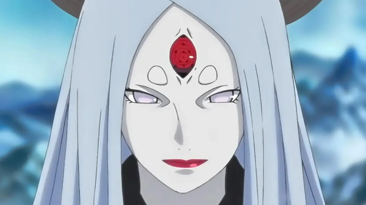 Kaguya sorrindo, com seu sharingan na testa ativado