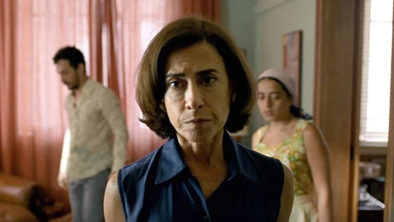 Fernanda Torres como Eunice Paiva em Ainda Estou Aqui