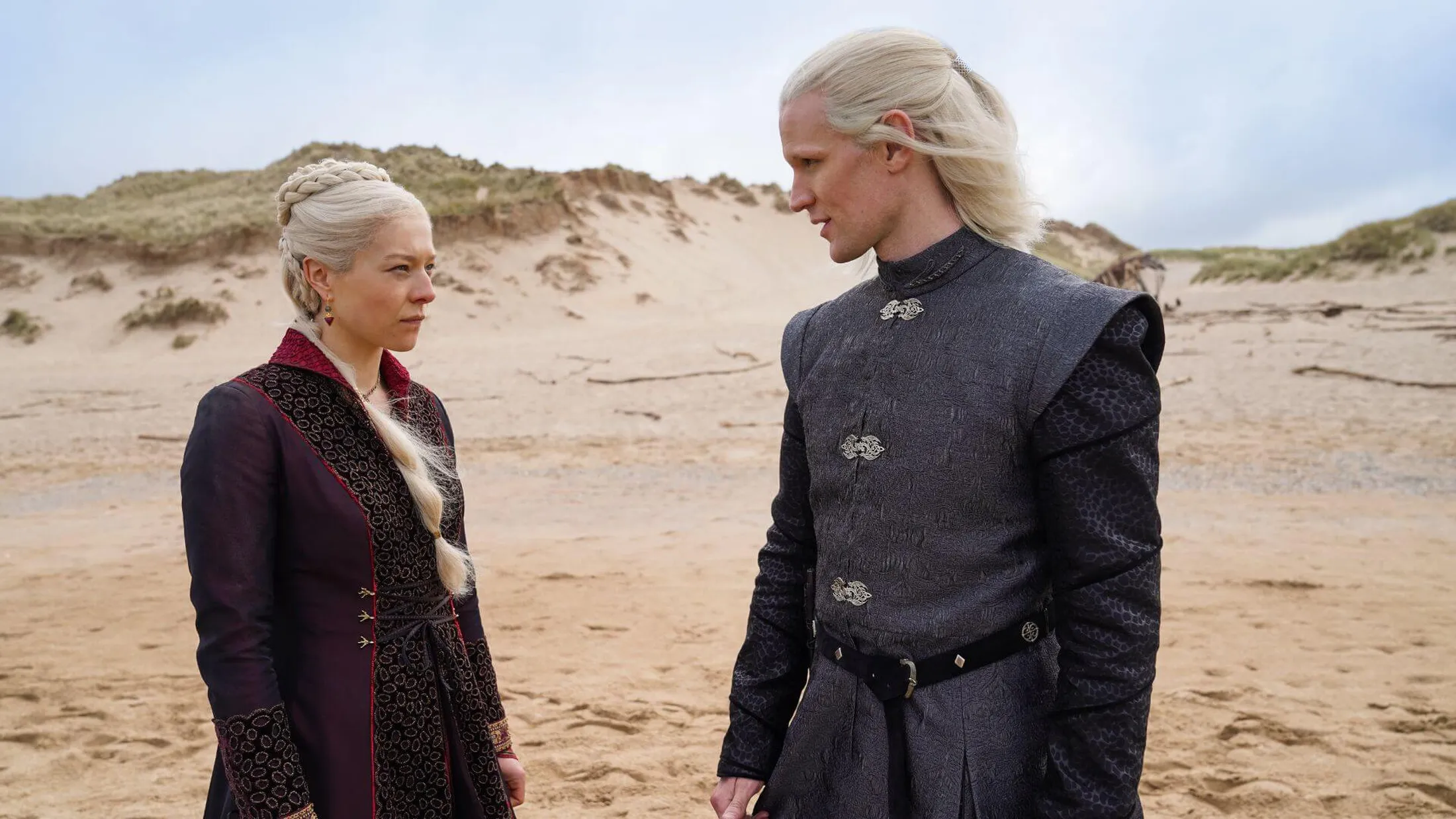 Rhaenyra (Emma D'arcy) e Daemon Targaryen (Matt Smith) na primeira temporada de House of the Dragon