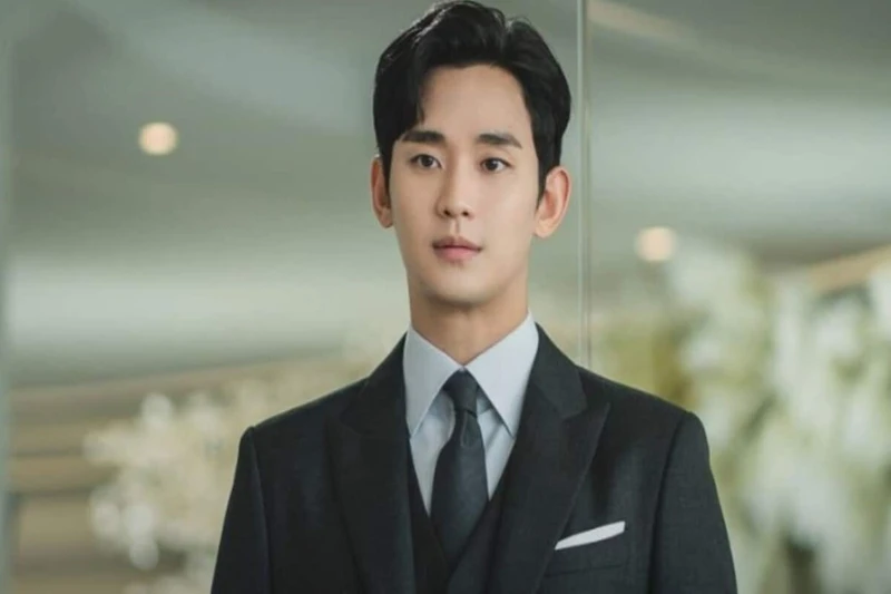 Kim Soo-hyun, ator de Rainha das Lágrimas.