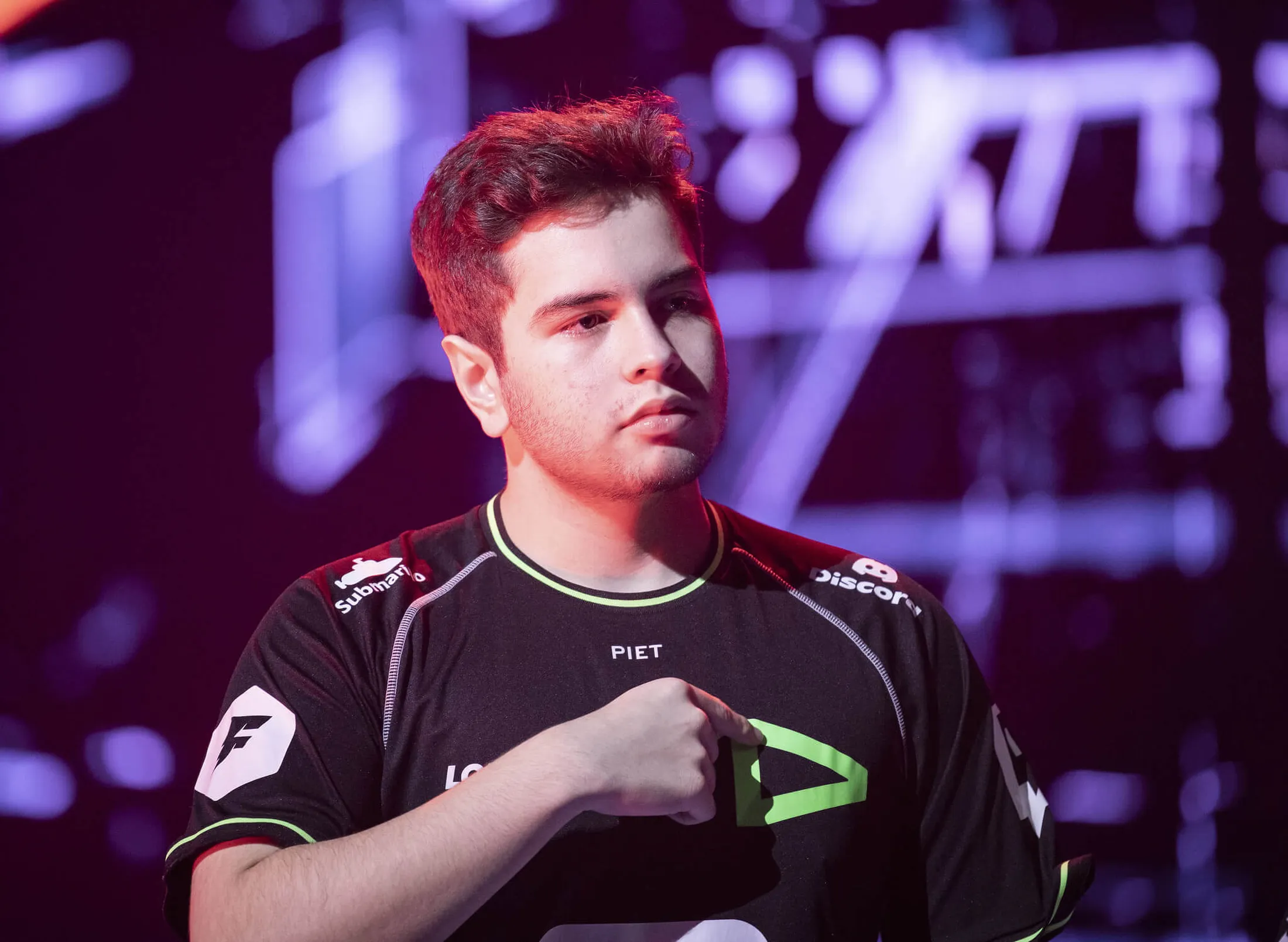 Felipe "Less" Basso, jogador profissional de VALORANT pela equipe da LOUD.