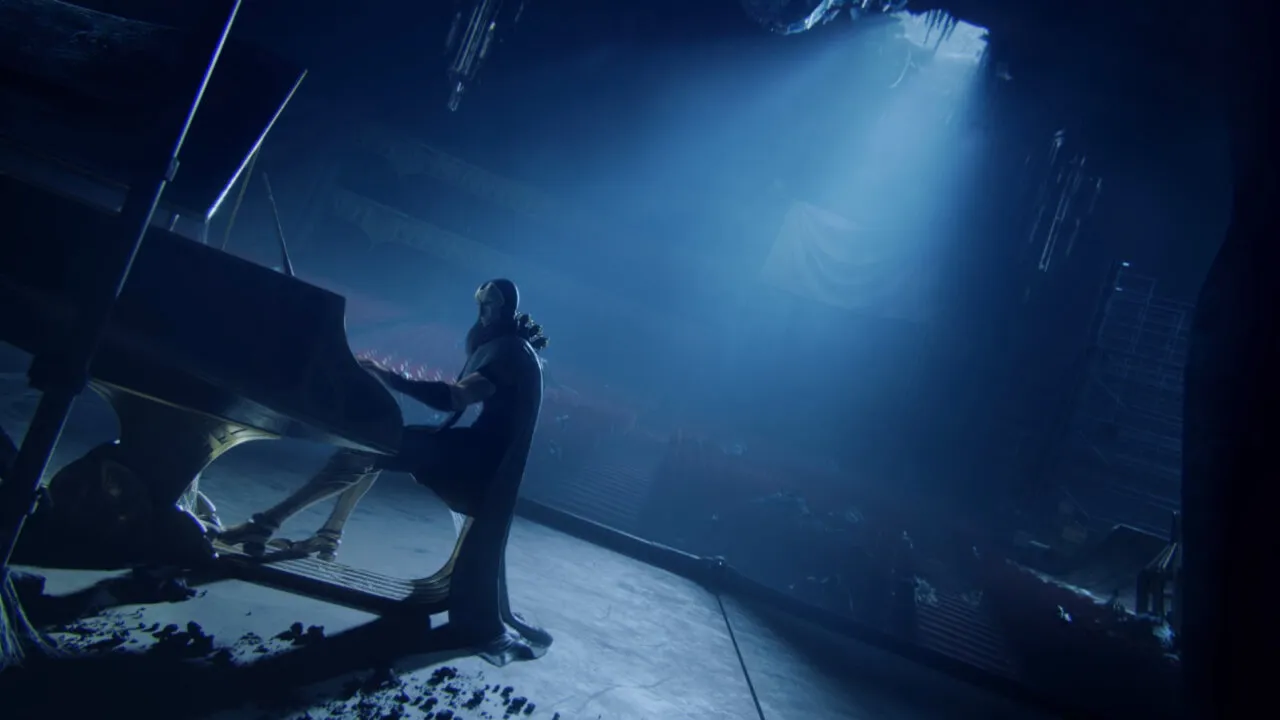 Jhin tocando piano em um teatro vazio e escuro