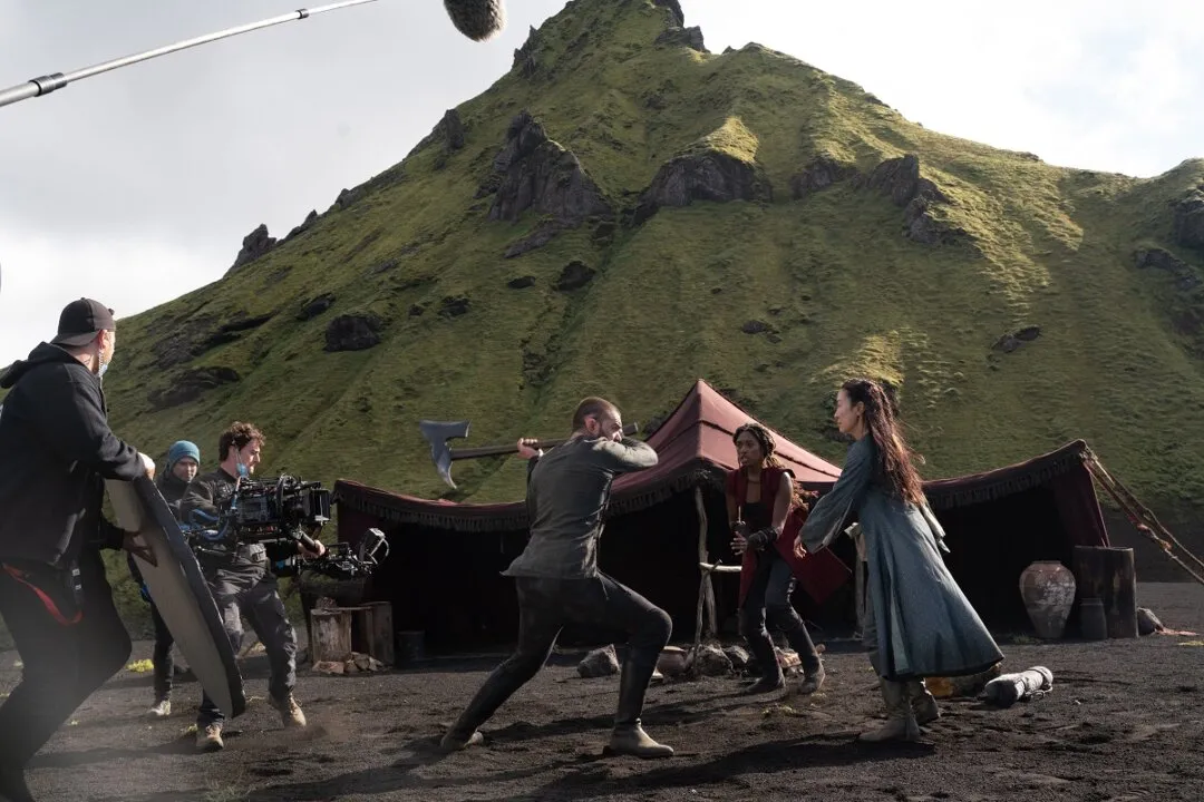 Cena dos bastidores mostra possível luta entre heróis que serão os principais de The Witcher A origem. Foto: Repdroução