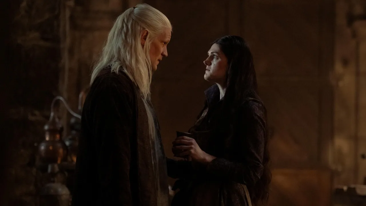 Daemon Targeryan e Alys Rivers, conhecida nos livros como bruxa