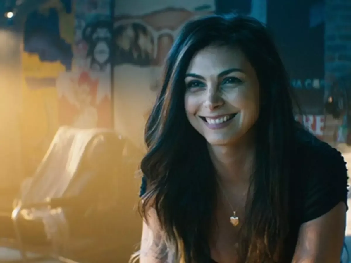 Morena Baccarin atuando no filme "Deadpool"
