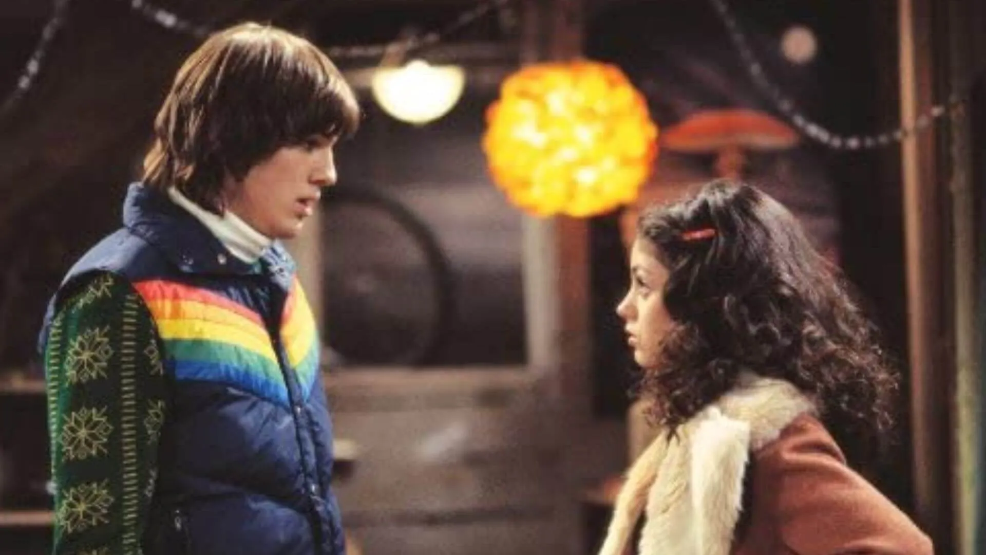 Mila Kunis e Ashton Kutcher em That '70s Show (Foto: Reprodução)