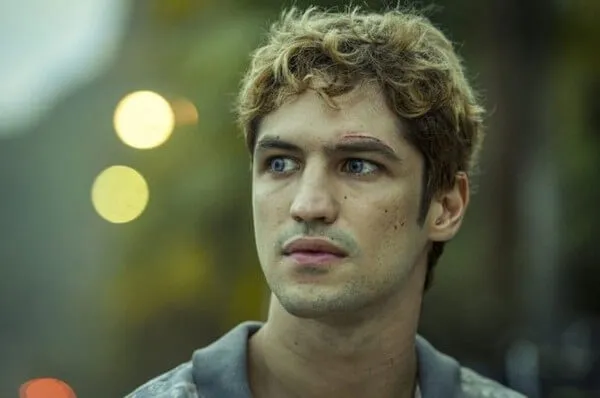 Gabriel Leone na ´serie "Dom"