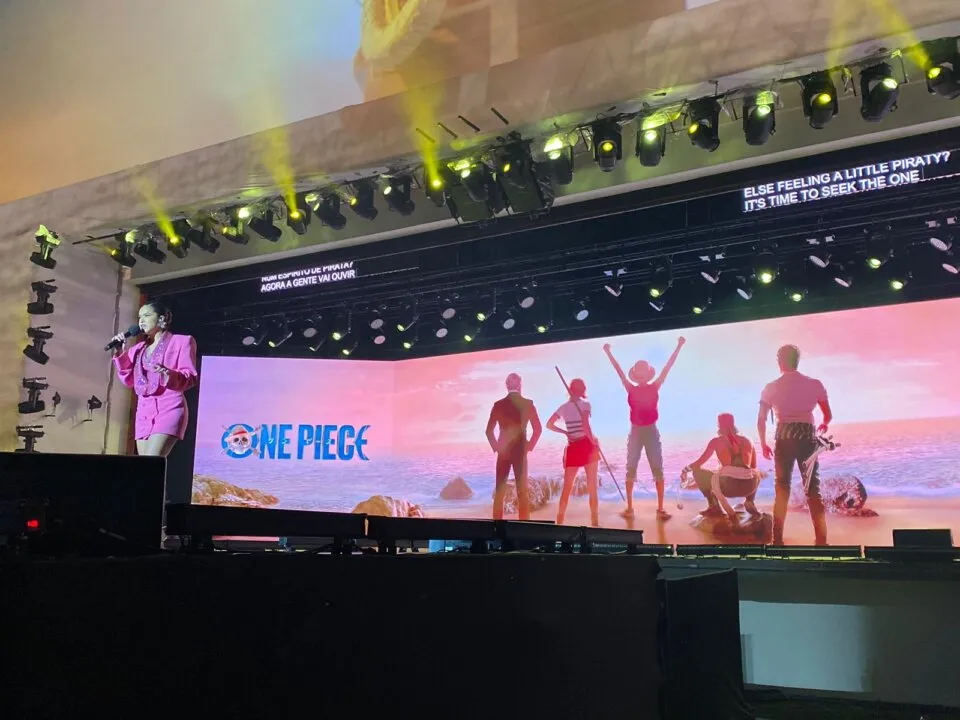Maísa recebe o elenco de One Piece Live Action no palco do Tudum 2023 Foto: Karla Beatryz/GeekShip