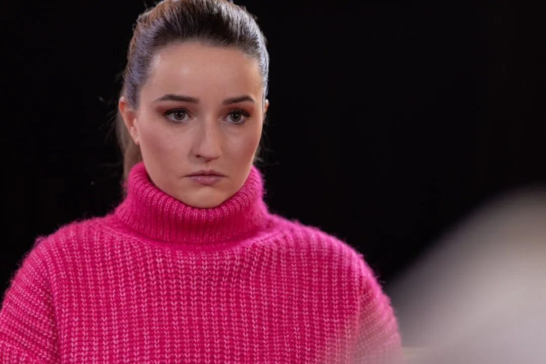 Kaitlyn Dever como Belle em Vinagre de Maçã