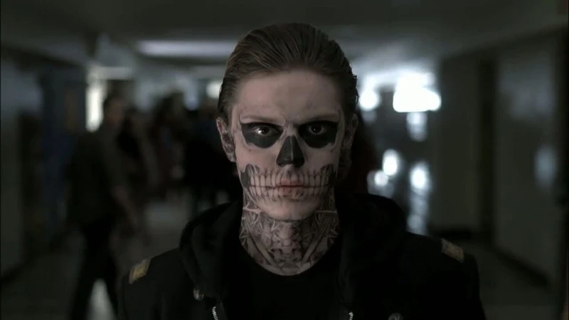 O Massacre de Columbine em 1999 inspirou as ações do personagem Tate em AHS